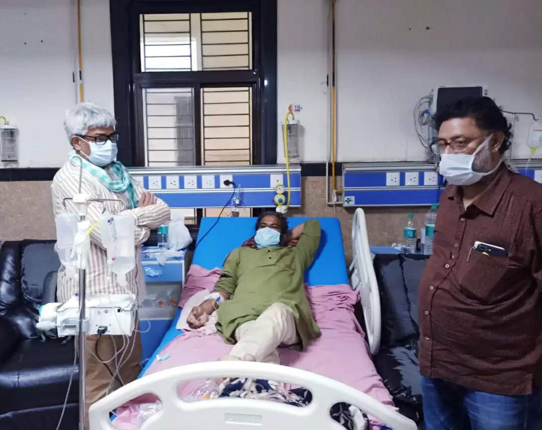 कमल शुक्ला से मिलने अस्पताल पहुंचे मुख्यमंत्री के सलाहकार