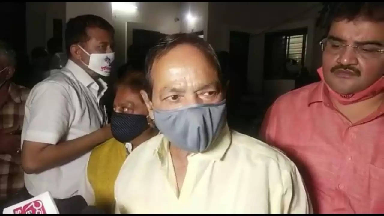 अपडेट: भाजपा नेता पूर्व सांसद पहुचे,CCTV वीडियो आया सामने,मामला पूर्व जिलाध्यक्ष के घर अज्ञात 30-40 लोगों ने किया हमला,एक सहयोगी घायल