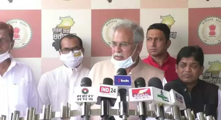 CM बघेल का रमन सिंह पर पलटवार,कहा- सवाल पूछने से कौन रोक रहा है,दिल्ली वालों से भी तो पूछना चाहिए…