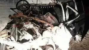 BREAKING: ट्रक ने EECO में मारी टक्कर,10 लोगों की मौत