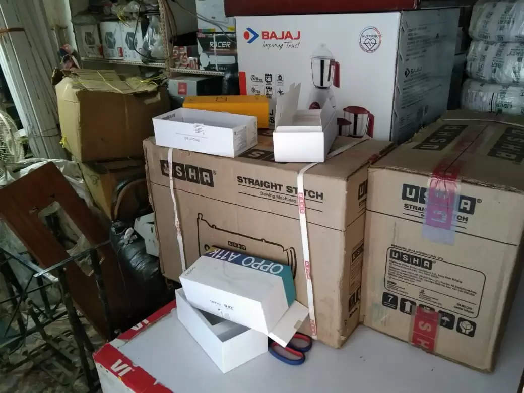 अतरैला बाजार में चोरो ने मोबाइल की दुकान में लाखों की चोरी कर हुए फरार…